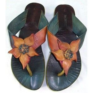 Ted  Arthur Women's  Hand Tooled Leather  Floral Embroidery Thong Sandals Size 7